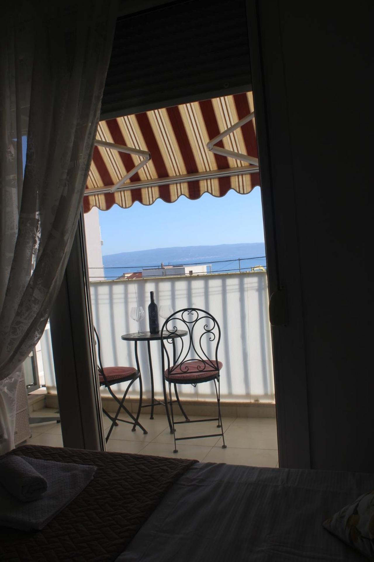 Teuta - Private Parking Apartmán